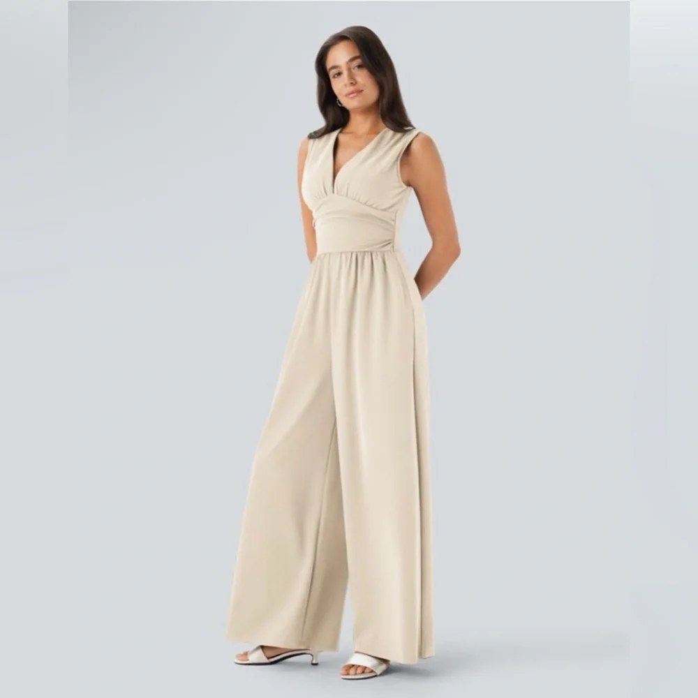 Halara V Neck Sleeveless Ruched Pocket Jumpsuit Easy Peezy size medium NWOT - Picture 5 of 14